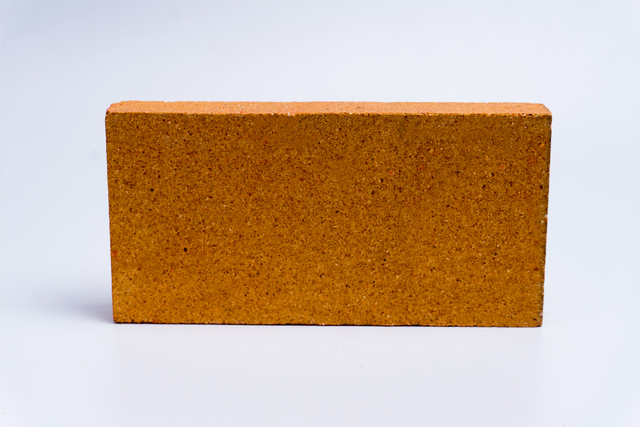 粘土砖是一种常见的建筑用人造小型块材